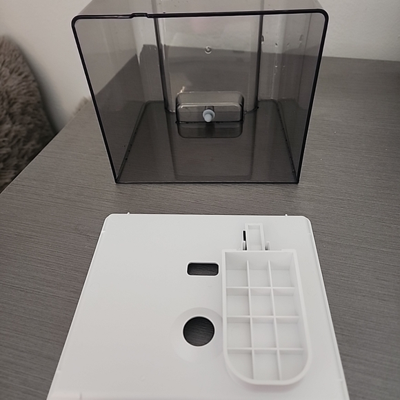 Small Portarble Dehumidifier Model CT2 95 oz. White. With Auto Shutoff. - Picture 10 of 14